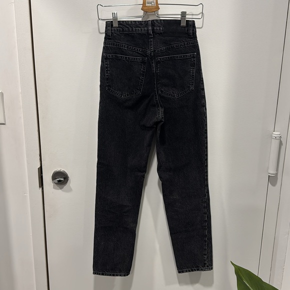 ZARA Women's Black High Waist Mom Fit Jeans - Picture 3 of 6